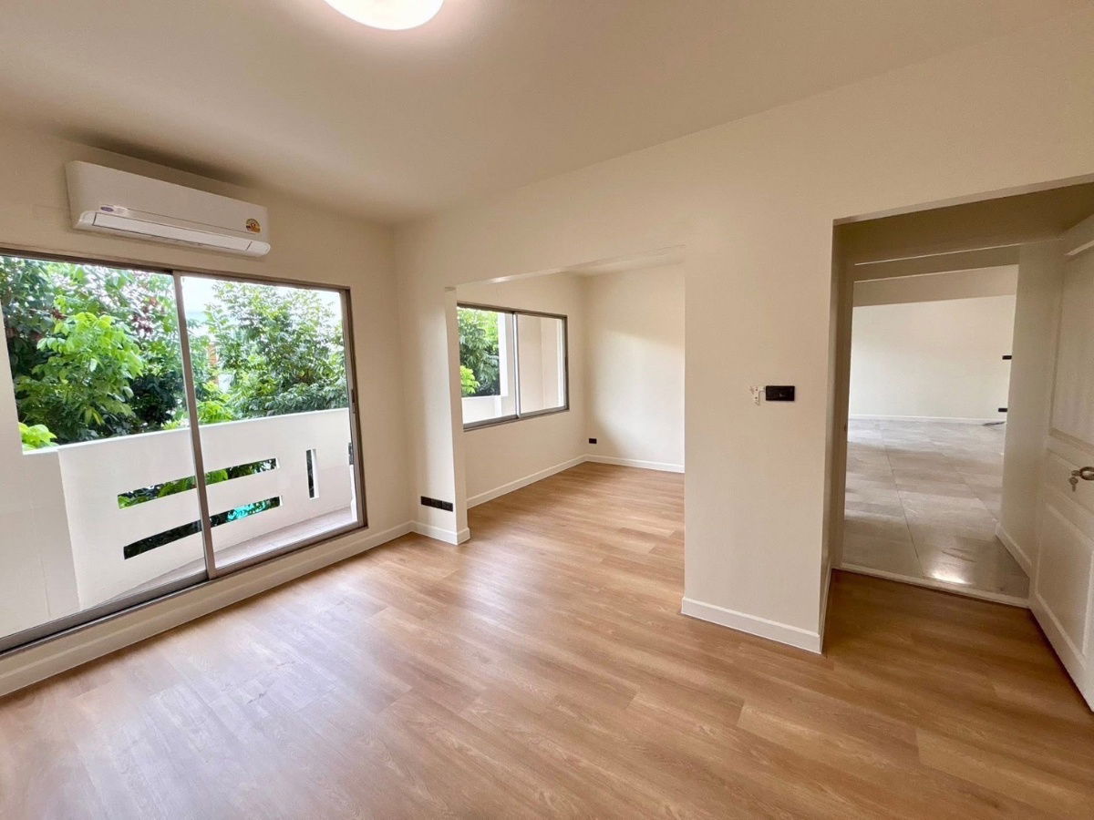 picture Baan Suan Thon Condominium Room size 77 sqm  price 3.85 million - 3/10
