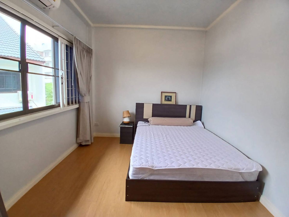 รูป  ให้เช่าบ้านแฝด 3 ชั้น สัมมากร รามคำแหง 112 Tel. 0999983897 - รูปที่ 20/28