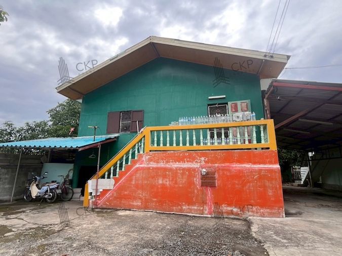 บ้านพร้อมที่ดิน เนื้อที่ 1 ไร่ พร้อมบ้าน 2 หลัง โกดัง 12*12 เมตร 1 หลัง