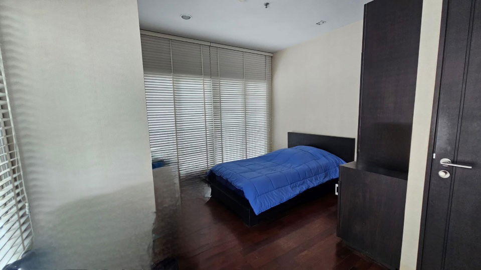 picture Noble Ora                    Thonglor  - 14/19