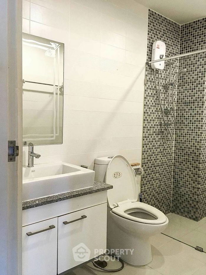picture 1-BR Condo at The Iris near ARL Hua Mak (ID 386234) - 5/5