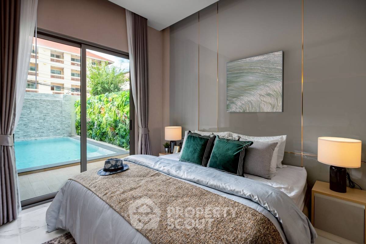 picture 4-BR Villa close to Pattaya South (ID 2229721) - 8/25