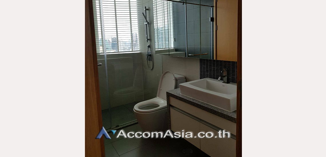 picture 🔼🔽 AccomA 📩 Modern condo with pool view and soft white interiors (1514268) - 10/14