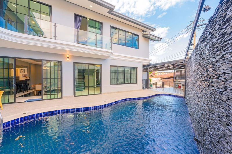 รูป บ้านหรูให้เช่า พัทยาใกล้หาดจอมเทียน - รูปที่ 1/9