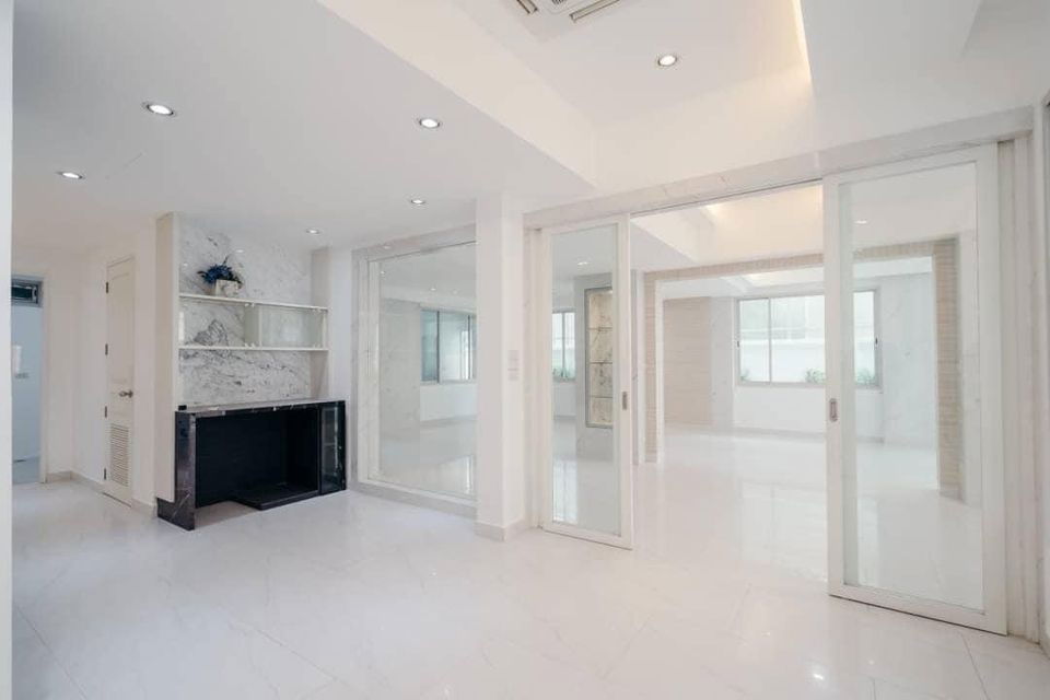 รูป 🏡✨ 4-Story Townhome for Sale in Sukhumvit, Bangkok ✨🏡 🌟 - รูปที่ 4/4