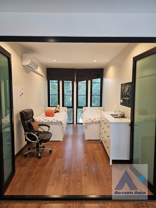 picture 🔼🔽 AccomA 📩 Refreshed and modern home with green views (AA40652) - 18/20