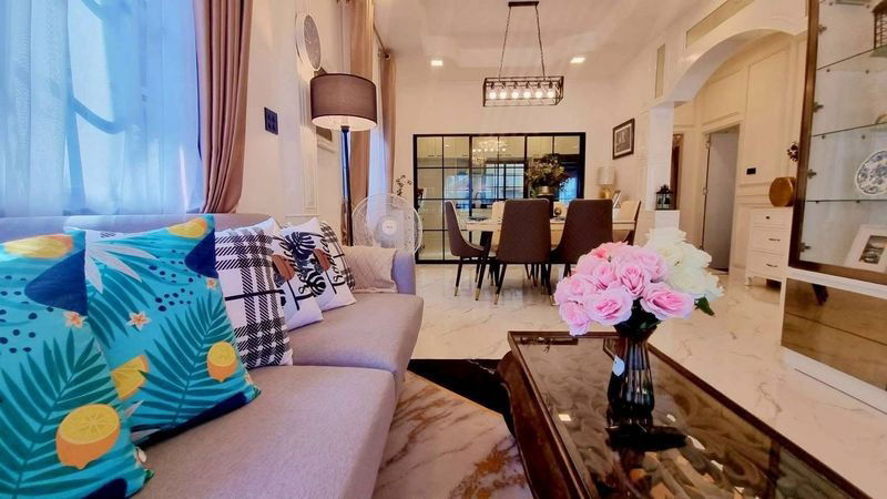 picture Pool villa for sale in the heart of Pattaya, premium location, fully furnished and move in ready - 5/15