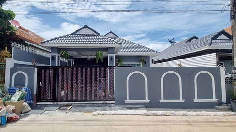 Pool villa for sale in the heart of Pattaya, premium location, fully furnished and move in ready