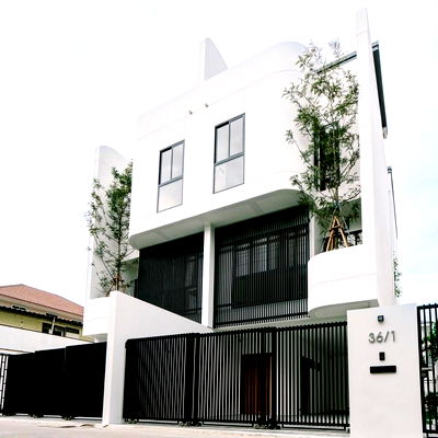 บ้านเดี่ยว ตั้งฮั่วเส็ง(บางลำภู) : 🏡 **The Shade 101** – Private Residence with Pool in Sukhumvit 101 🌿✨