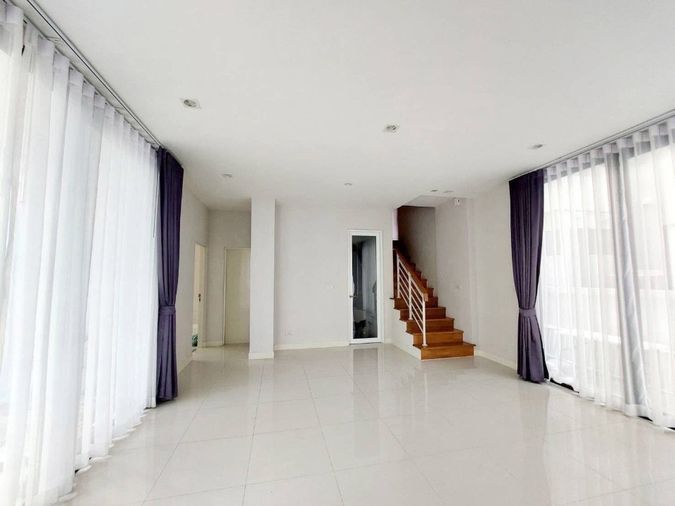 ให้เช่าบ้านเดี่ยว 4 ห้องนอน 1 ตร.ม. 38.5 ตร.ว. บ้านกลางเมือง คลาสเซ่ เอกมัย - รามอินทรา