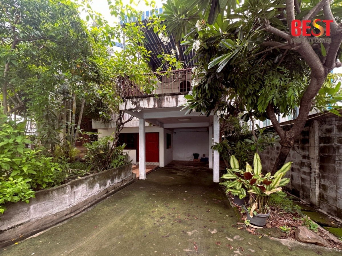 รูป บ้านเดี่ยวแปลงใหญ่กลางเมือง ซอย พหลโยธิน 30 บรรยากาศรีสอร์ท สงบ ส่วนตัว ใกล้ BTS รัชโยธินเพียง 600 เมตร - รูปที่ 1/15