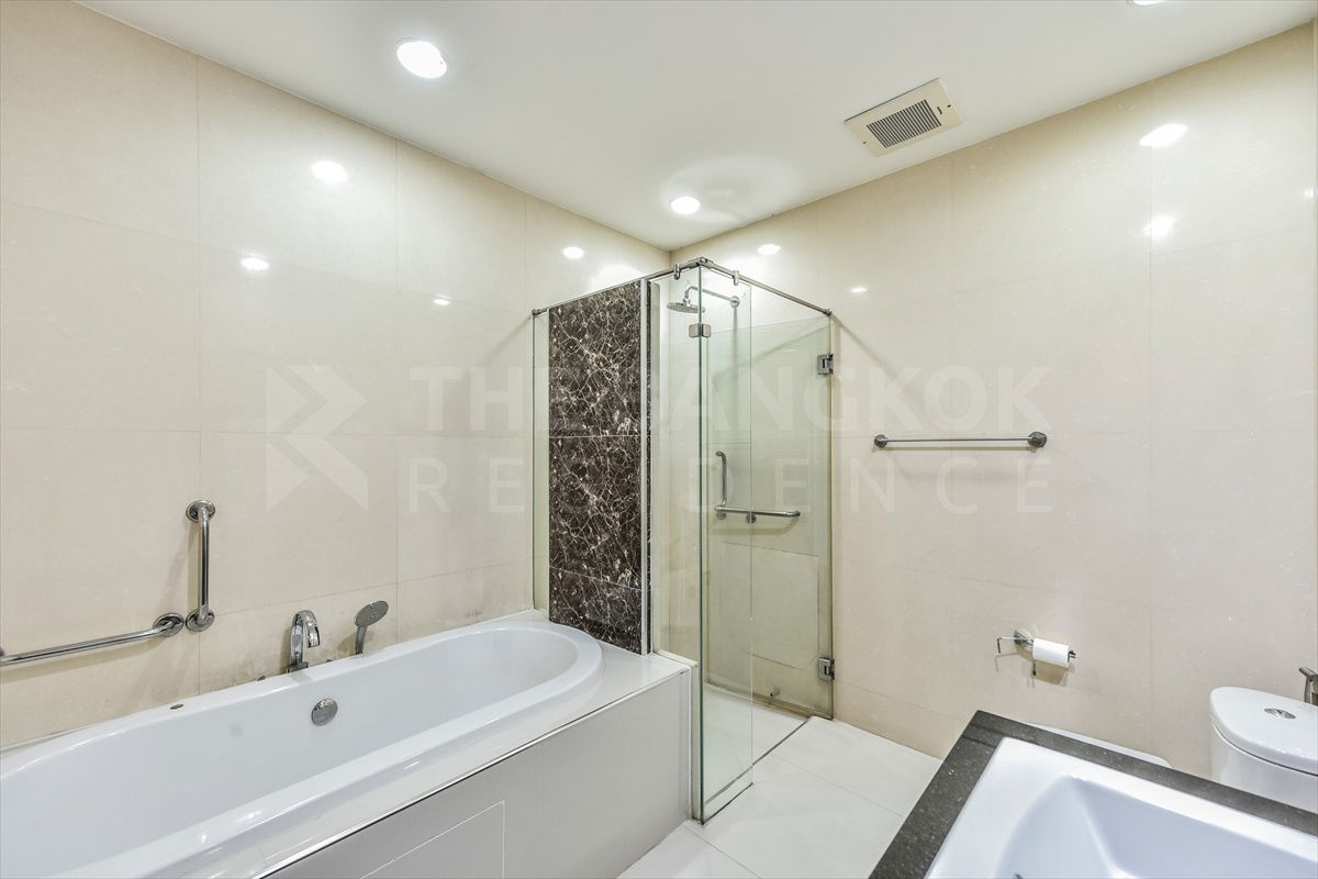 picture The Madison Condominium Sukhumvit 41 💥 New in! Spacious on the main Sukhumwit-Phrompong, Near BTS Phrompong - 15/16