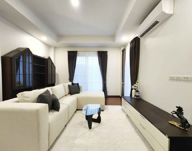 รูป ให้เช่าบ้านเดี่ยว 3 ชั้น บ้านหลังใหญ่ เฟอร์นิเจอร์และเครื่องใช้ไฟฟ้าครบ / ทำเลรัชดา ห้วยขวาง / ซอยรัชดานิเวศน์  - รูปที่ 11/19