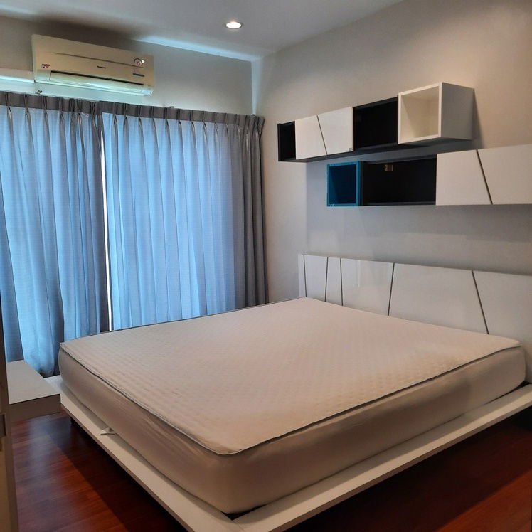 รูป ขาย Townhome 3ชั้น หมู่บ้านเดอะเมโทร พระรามเก้า เดินทางสะดวก ใกล้รถไฟฟ้าเหลือง+Airport Link หัวหมาก ใกล้มอเตอร์เวย์ไป ชลบุรี ใกล้supermarkets - รูปที่ 4/11