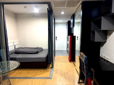 Condos for sale : For Sale Siamese Surawong (Near MRT Sam Yan Station)