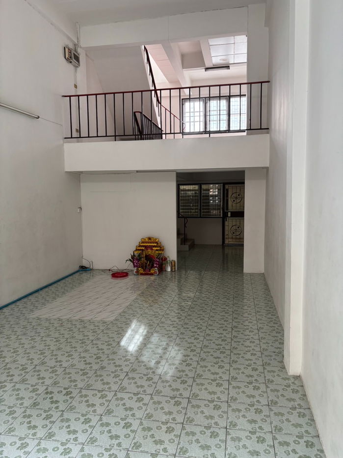picture For Rent a commercial building in Soi Serithai 32 Tel.0999983897 - 3/24