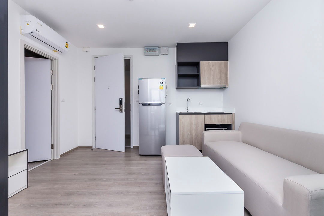 picture For Rent: The Base Phetkasem Condo *Nice Room* at Line: @homefinder - 6/13