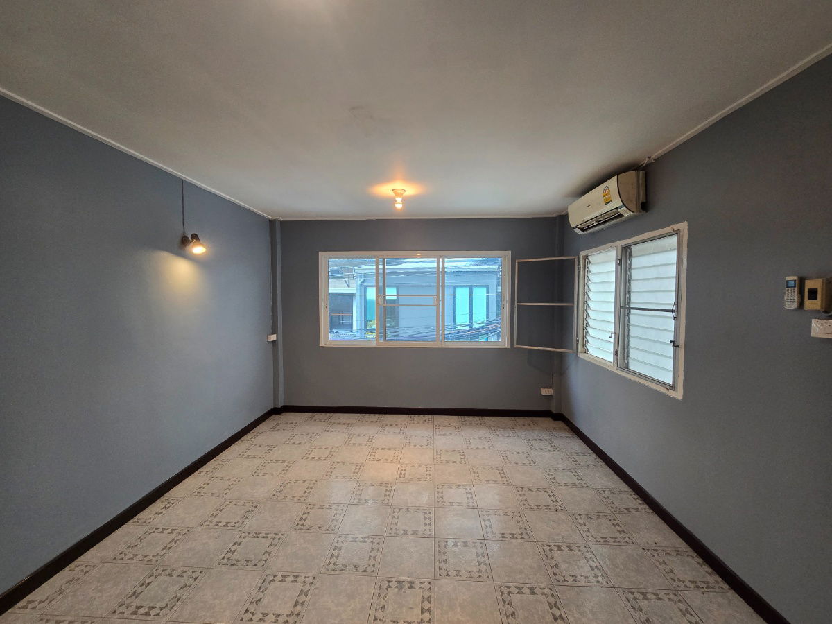 picture 2-Storey Detached House for Sale (44 sq.wah) – Next to Dhurakij Pundit University - 6/25