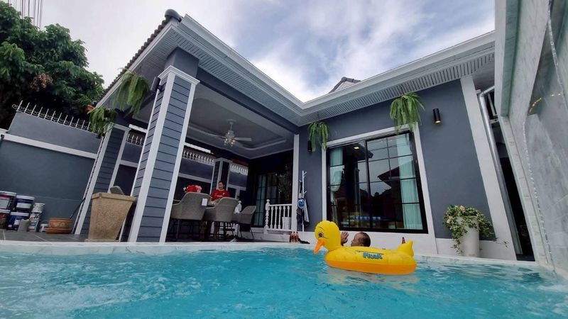 picture Pool villa for sale in the heart of Pattaya, premium location, fully furnished and move in ready - 2/15