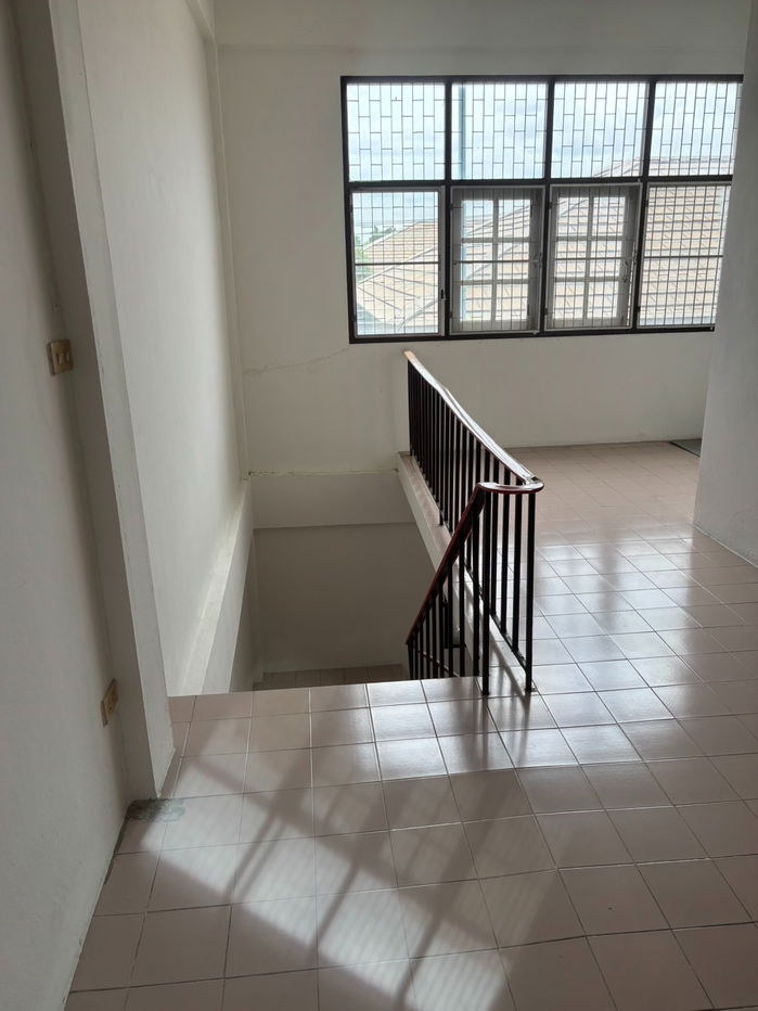 picture For Rent a commercial building in Soi Serithai 32 Tel.0999983897 - 9/24
