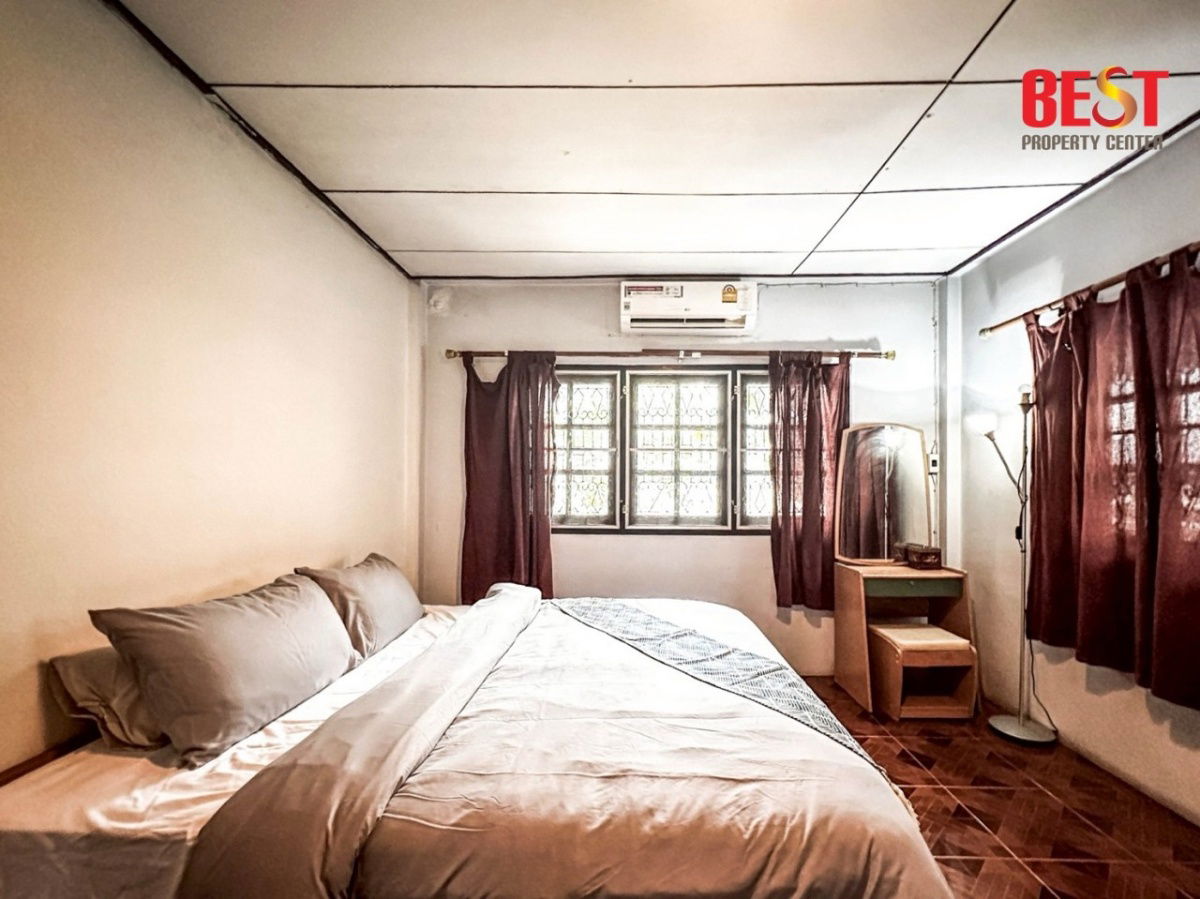 รูป บ้านเดี่ยวแปลงใหญ่กลางเมือง ซอย พหลโยธิน 30 บรรยากาศรีสอร์ท สงบ ส่วนตัว ใกล้ BTS รัชโยธินเพียง 600 เมตร - รูปที่ 10/15