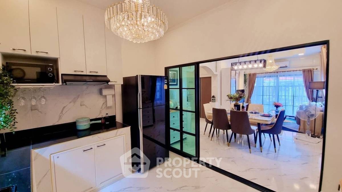 picture 2-BR Villa close to East Pattaya (ID 2229676) - 11/17