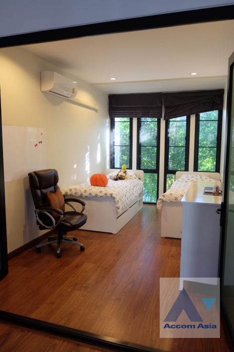 picture 🔼🔽 AccomA 📩 Refreshed and modern home with green views (AA40652) - 19/20