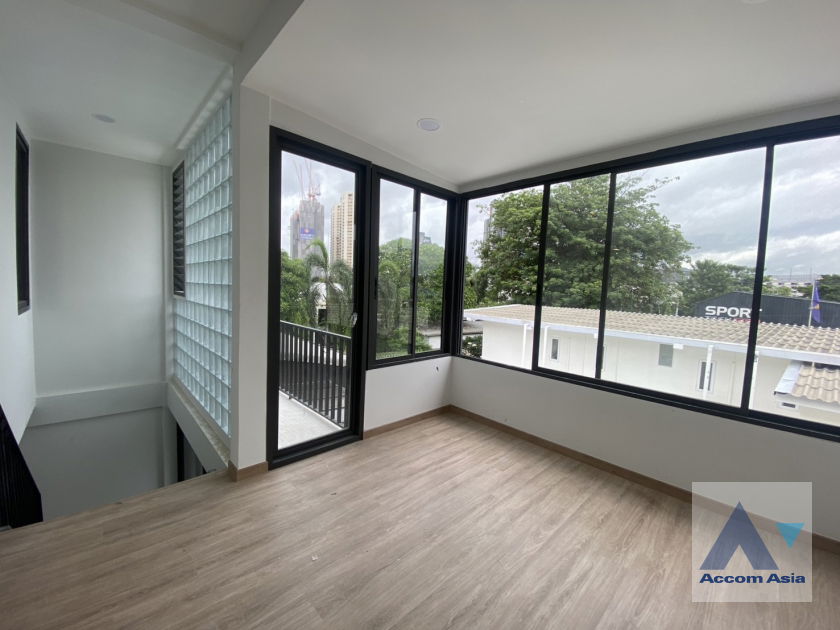 รูป 🔼🔽 AccomA 📩 Newly renovated 3 BR House in Khlong Ton Nuea (AA44322) - รูปที่ 20/20