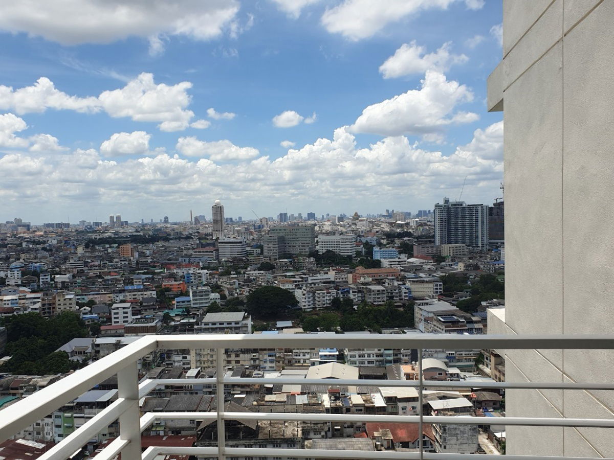picture OMG1355  < Available 6-Aug-2025 > Large Studio unit + BTS Krung Thon Buri + Cheap RENT @ [ Villa Sathorn condo ] - 10/10