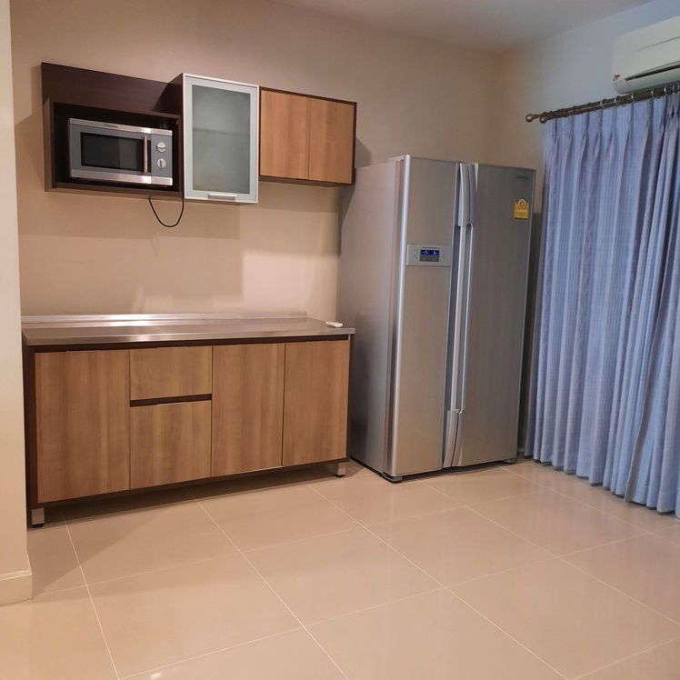 รูป ขาย Townhome 3ชั้น หมู่บ้านเดอะเมโทร พระรามเก้า เดินทางสะดวก ใกล้รถไฟฟ้าเหลือง+Airport Link หัวหมาก ใกล้มอเตอร์เวย์ไป ชลบุรี ใกล้supermarkets - รูปที่ 6/11