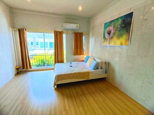 picture Pinklao-Rama 5 Ring Rd. Uncle Aom Marketplace 349m. BangKruai Lotus Bang Yai 3.8km. Townhome for ren - 5/8