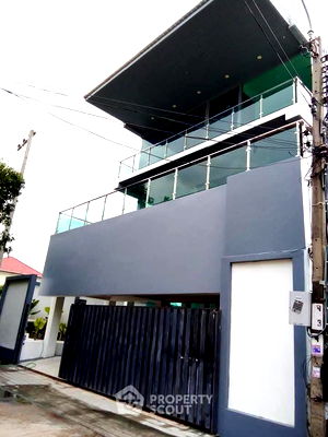 บ้านเดี่ยว ถนนลาดพร้าว : บ้าน 4-ห้องนอน ใน ลาดพร้าว (ID 2229669)