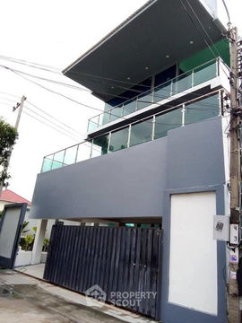 4-BR House in Lat Phrao (ID 2229669)