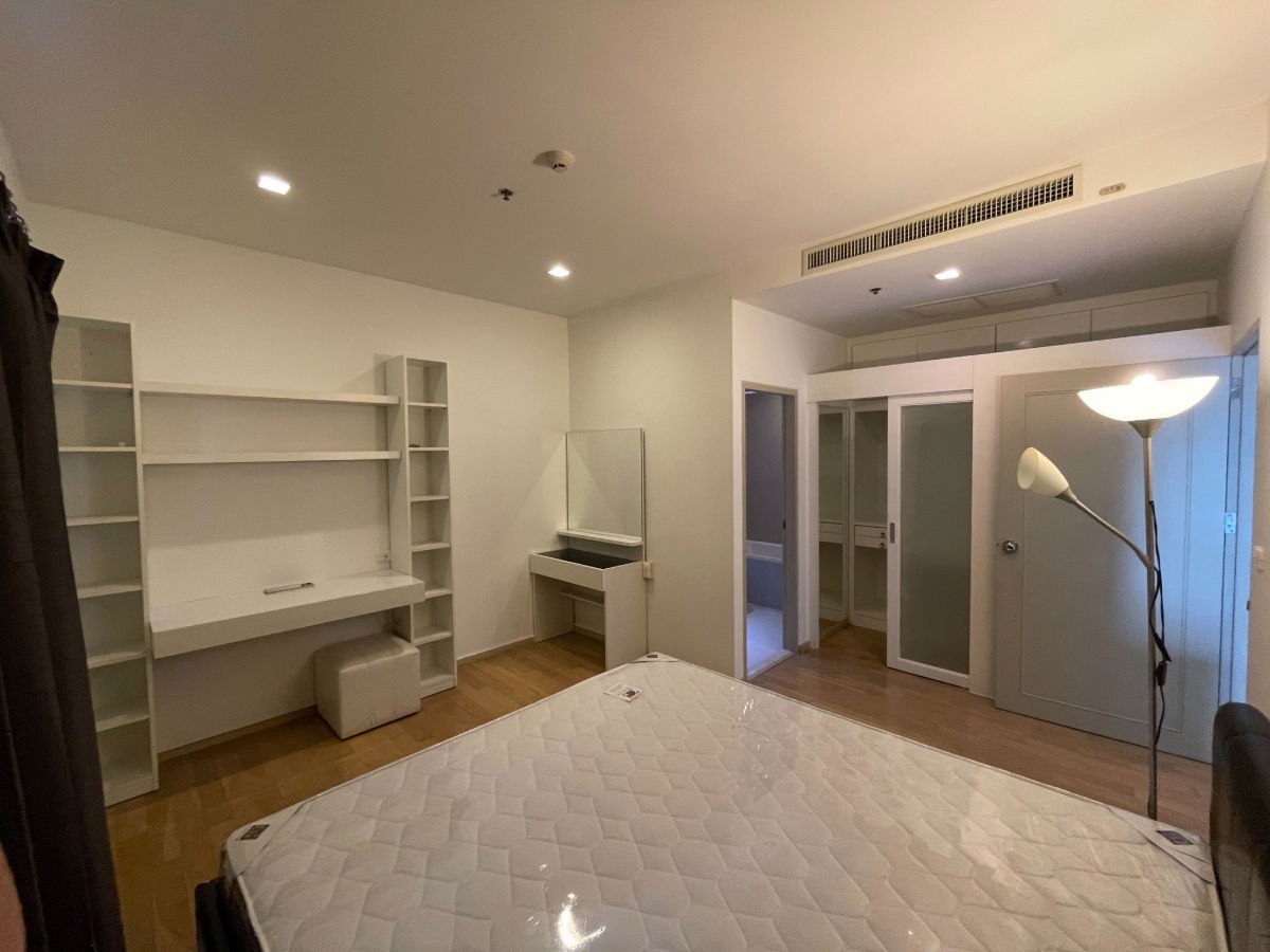 picture Urgent Rent!! Great Price! Beautifully Decorated Unit at Noble Reveal - 2/8