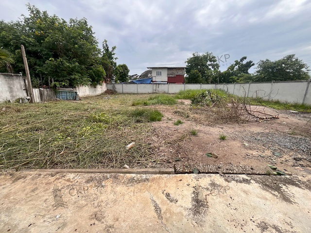 รูป บ้านพร้อมที่ดิน เนื้อที่ 1 ไร่ พร้อมบ้าน 2 หลัง โกดัง 12*12 เมตร 1 หลัง - รูปที่ 9/18