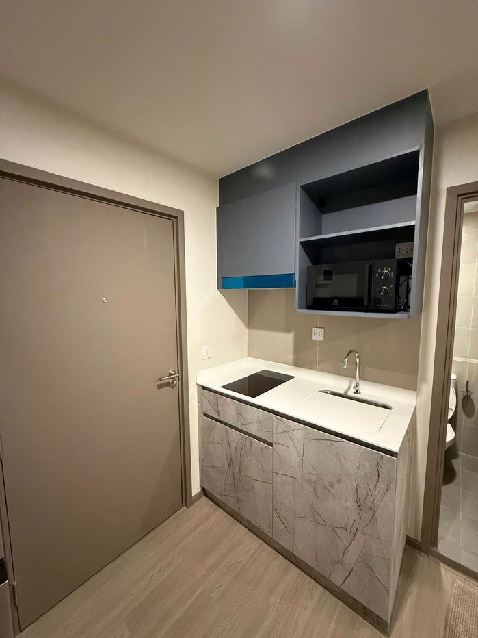 picture Urgent Rent!! Great Price! Beautifully Decorated Unit at Aspire Ratchayothin - 3/9