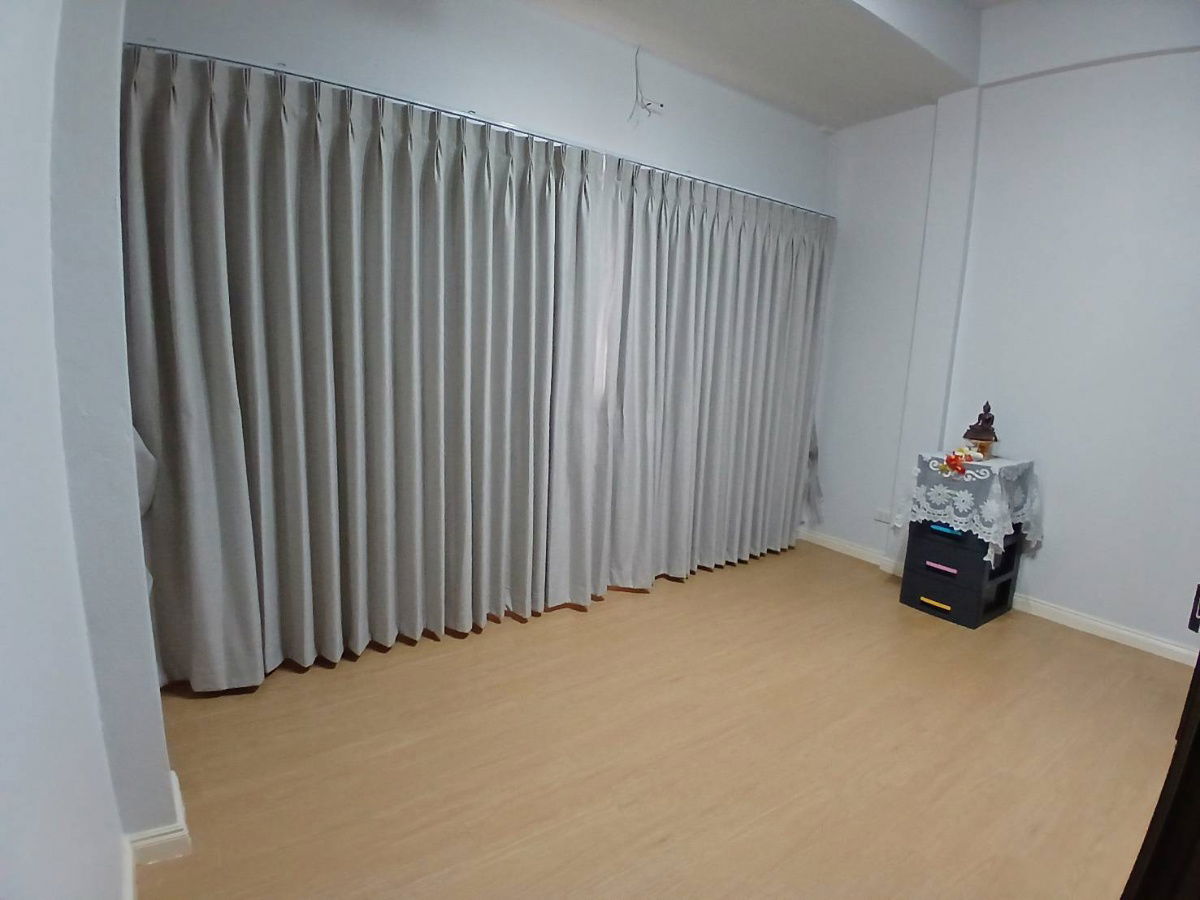 รูป  ให้เช่าบ้านแฝด 3 ชั้น สัมมากร รามคำแหง 112 Tel. 0999983897 - รูปที่ 23/28