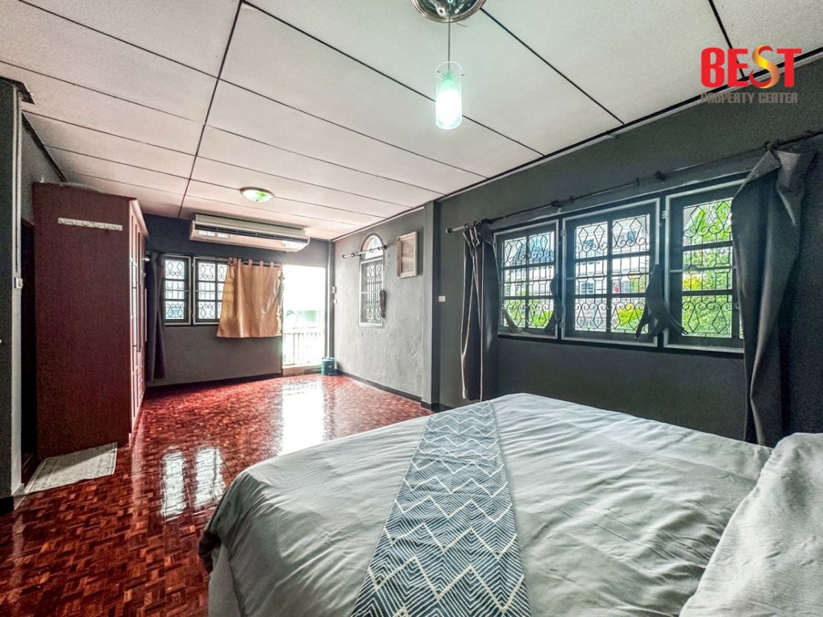 รูป บ้านเดี่ยวแปลงใหญ่กลางเมือง ซอย พหลโยธิน 30 บรรยากาศรีสอร์ท สงบ ส่วนตัว ใกล้ BTS รัชโยธินเพียง 600 เมตร - รูปที่ 12/15