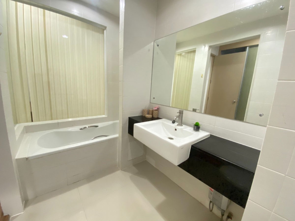 picture 🌆 For Rent: IDEO Ratchada - Huaykwang | High Floor Unit with Stunning City View & Bathtub | Near MRT Huai Khwang 🌃 - 7/8
