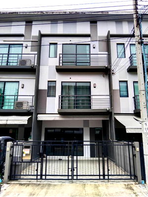 ขายทาวน์โฮม : ขายราคาดีมาก! ทาวน์โฮม 3 ชั้น บ้านกลางเมือง สุขสวัสดิ์ 37 : Baan Klang Muang Suksawat