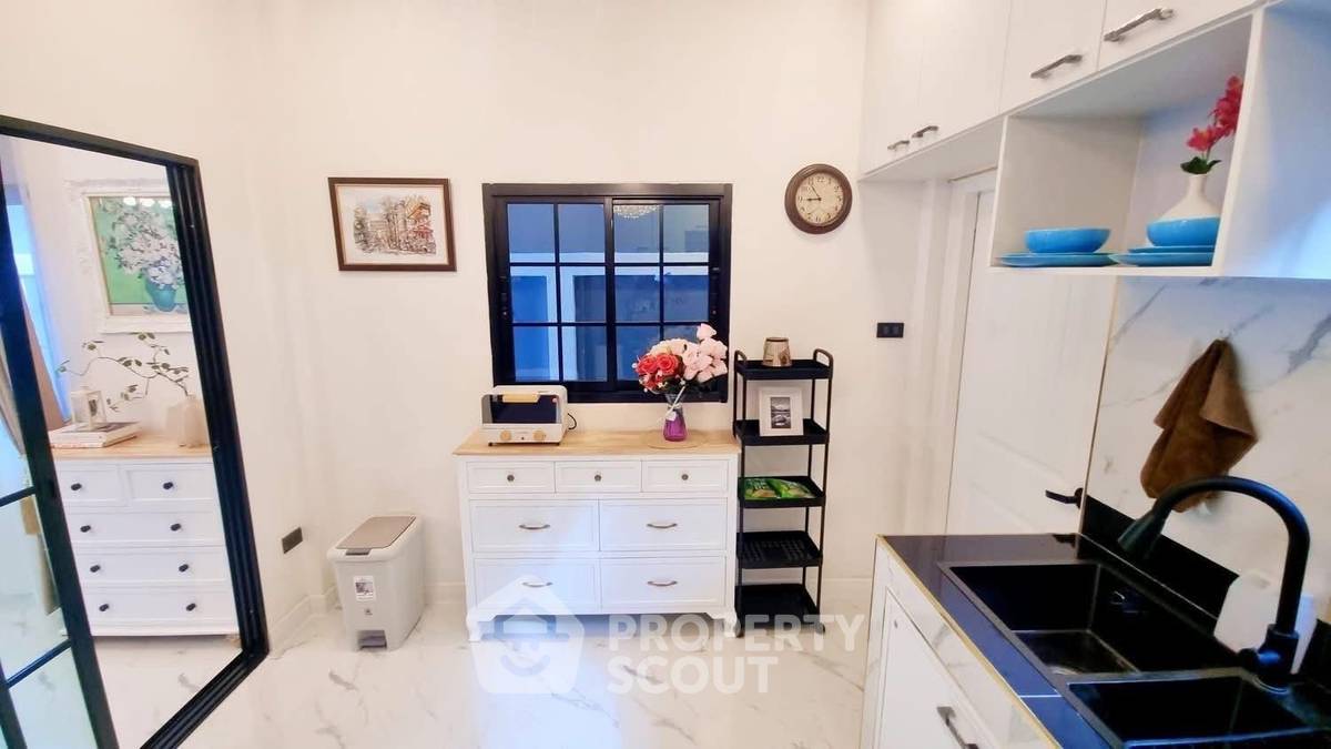 picture 2-BR Villa close to East Pattaya (ID 2229676) - 10/17