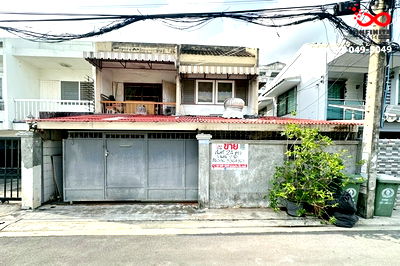 บ้านแฝด ถนนลาดพร้าว : ขายบ้านแฝด ซอยสบายใจ รัชดา-สุทธิสาร-ลาดพร้าว ใกล้รถ MRT สุทธิสาร