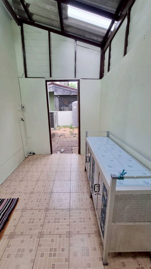 รูป บ้านแฝดให้เช่า สไตส์บ้านเดี่ยว เฟอร์ครบ ลำลูกกาคลองสี่ ลาดสวาย หมู่บ้านบุณฑริกนิวสไตส์ - รูปที่ 8/10