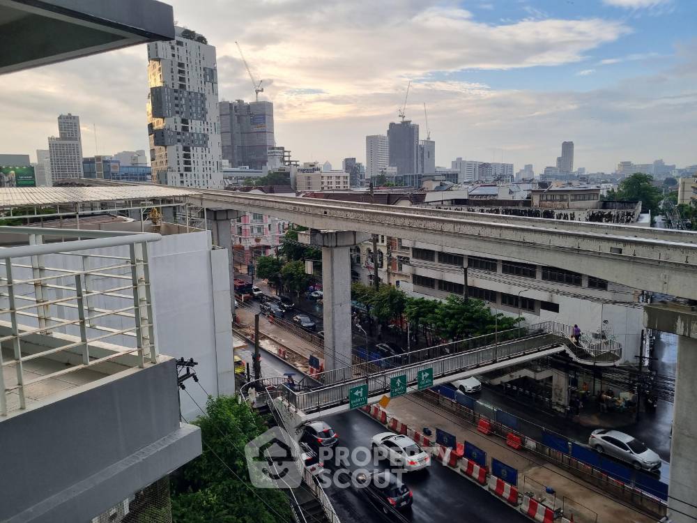 picture 2-BR Condo at Life Ratchadapisek near MRT Huai Khwang (ID 1231654) - 2/7