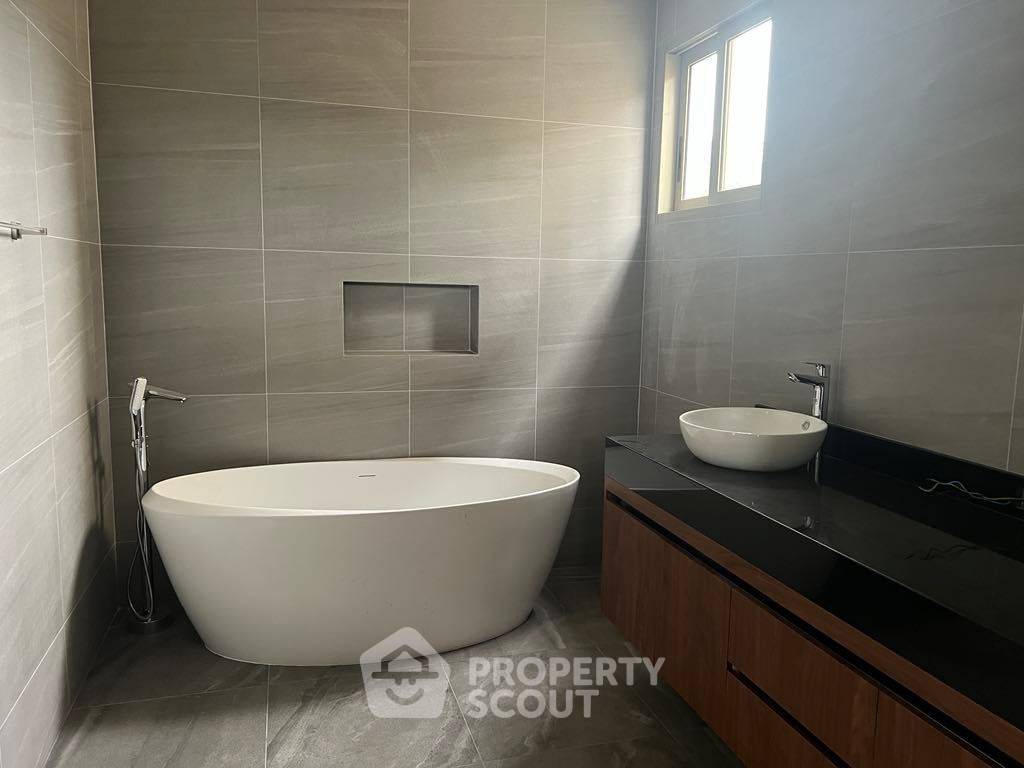 รูป วิลล่า 4-ห้องนอน ใน ถลาง (ID 1556802) - รูปที่ 6/8