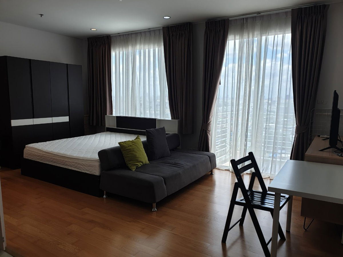 picture OMG1355  < Available 6-Aug-2025 > Large Studio unit + BTS Krung Thon Buri + Cheap RENT @ [ Villa Sathorn condo ] - 1/10