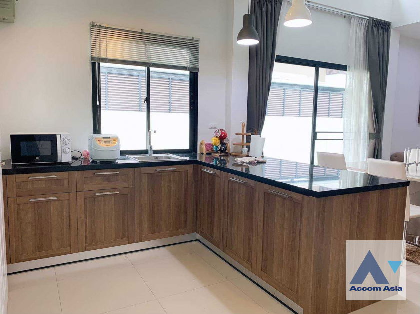 picture 🔼🔽 AccomA 📩 Refreshed and modern home with green views (AA40652) - 8/20