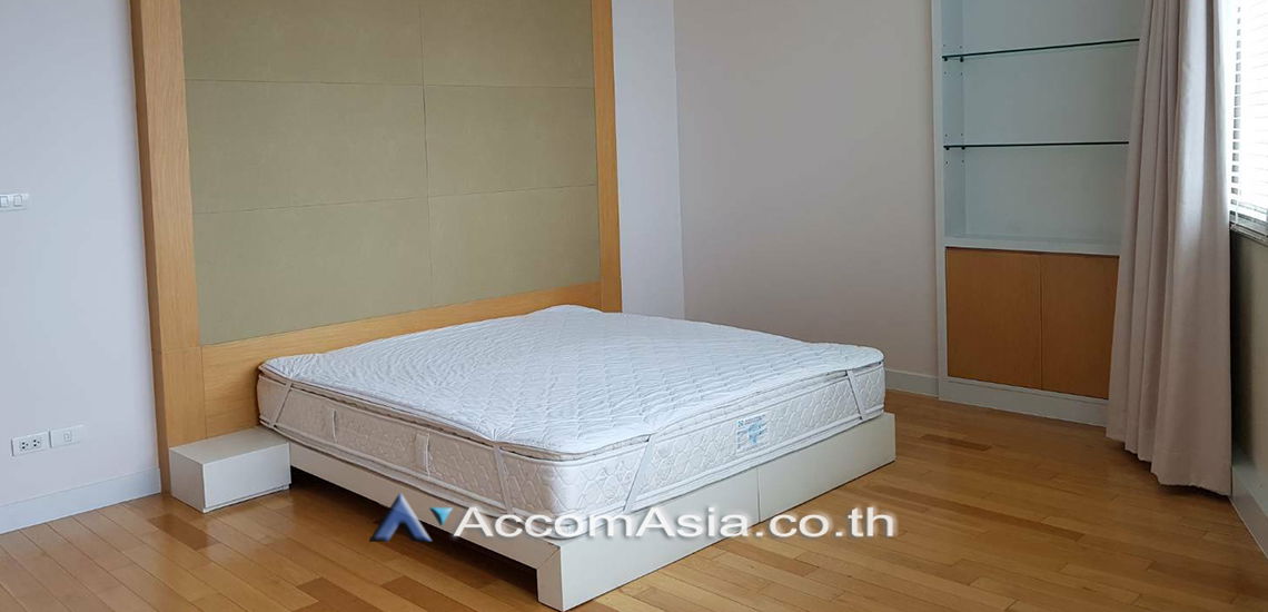 picture 🔼🔽 AccomA 📩 Modern condo with pool view and soft white interiors (1514268) - 4/14