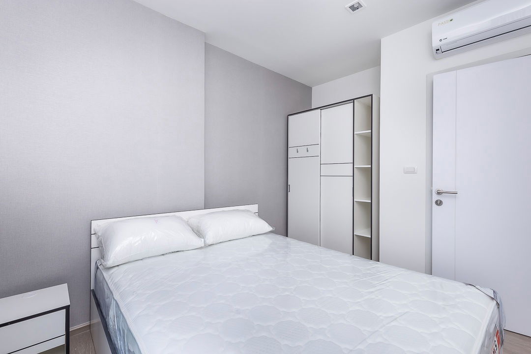 picture For Rent: The Base Phetkasem Condo *Nice Room* at Line: @homefinder - 8/13