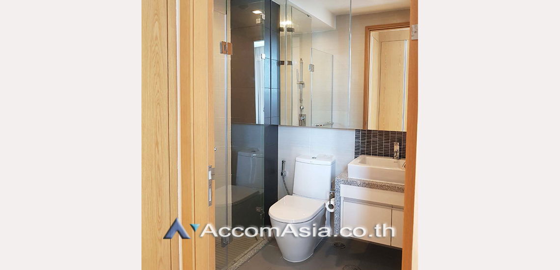picture 🔼🔽 AccomA 📩 Modern condo with pool view and soft white interiors (1514268) - 11/14